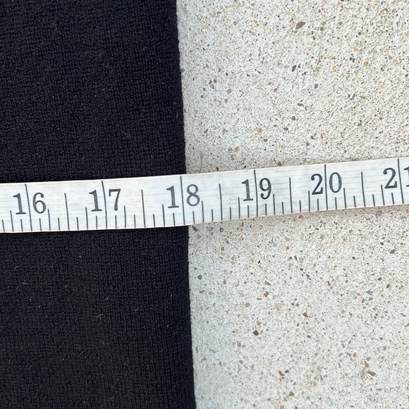 Vince Black Wool Knit Shift Dress w Pleated Polyester Back Size Small - Picture 8 of 13